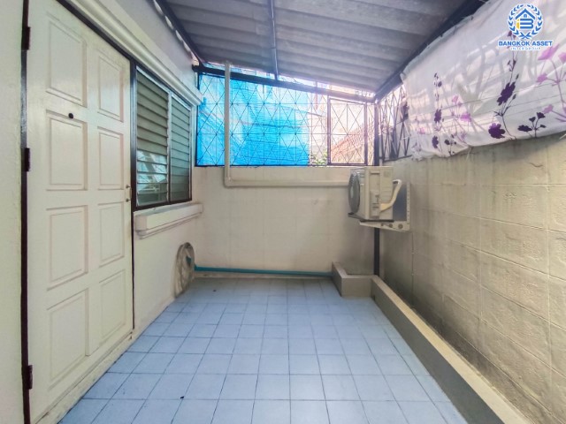 *****ทาวน์เฮ้าส์มือสองนนทบุรี ม.นันทนาการ์เด้นท์2 รัตนาธิเบศร์-ท่าอิฐ เนื้อที่ 18 ตร.ว. ฟังก์ชัน 2 ห้องนอน 2 ห้องน้ำ 1 ที่จอดรถ แถมฟรี! 3 เครื่องปรับอากาศ 1 เครื่องทำน้ำอุ่น บนสุดยอดทำเล เชื่อมต่อถ.ราชพฤกษ์ และถ.รัตนาธิเบศร์ 5 นาทีถึงรถไฟฟ้าสายสีม่วง "สถานีบางรักน้อยท่าอิฐ"